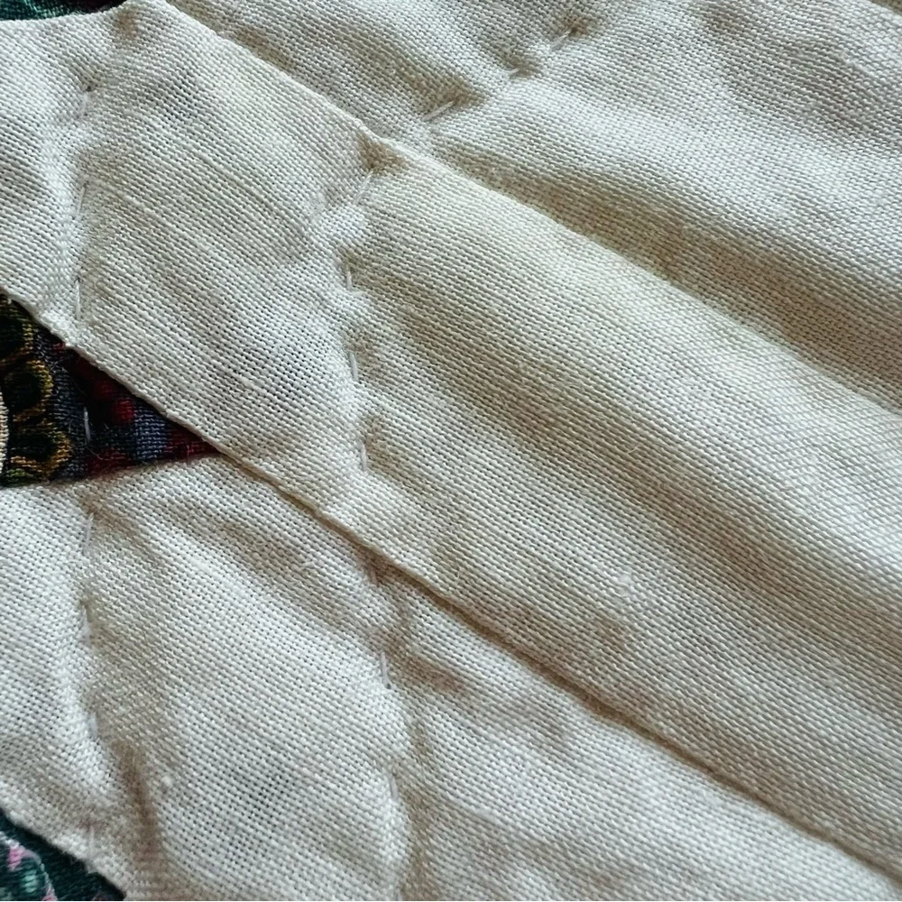 Vintage Pineapple Pattern Cotton Quilt – 100” x 90” Queen/King.